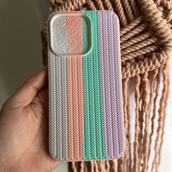 None Other - Iphone 14 Pro abstract print phone case NWT